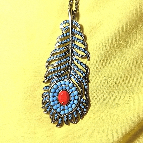 Long Feather Necklace - Picture 2 of 4